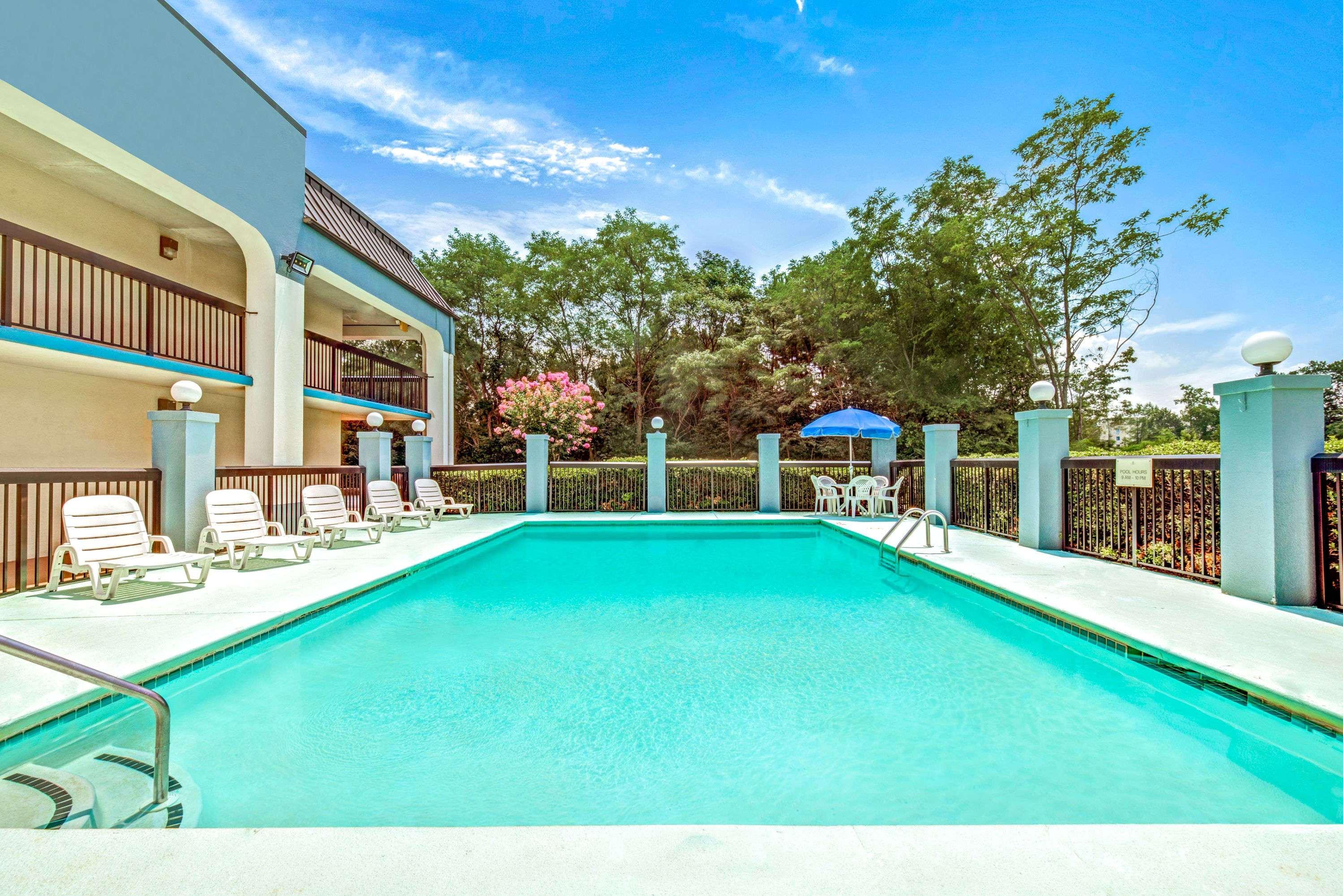 Baymont By Wyndham Mcdonough Hotel Exterior photo